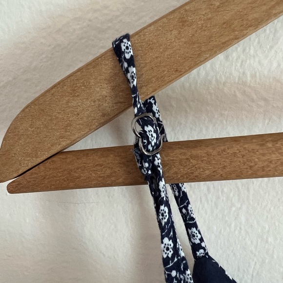 LF SEEK The Label Button-Front Tie-Back Dress, Size S, Navy Blue, Floral Pattern - Picture 6 of 8